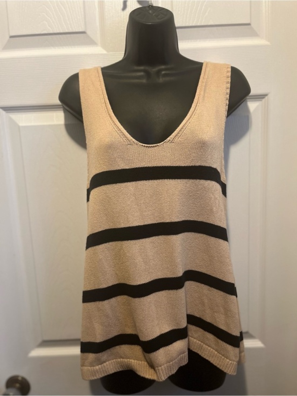 DKNY Jeans Tank Top Large Striped Knit Sleeveless Sweater Beige Black V-Neck